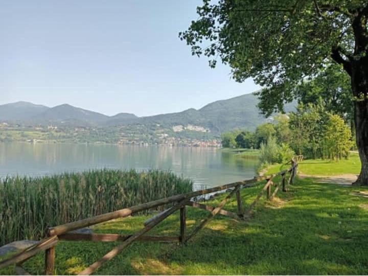 J&C House -Lake Bosisio Bosisio Parini Exterior foto